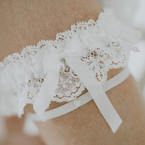 Dorothea - Nottingham lace garter with silver heart charm