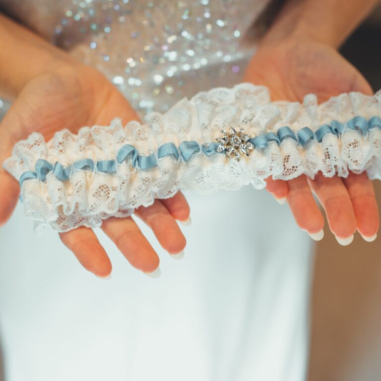 Daisy – Nottingham lace garter with diamante charm (can be personalised)