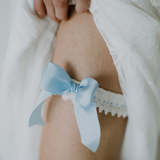 Annie - Raw Silk garter with blue bow