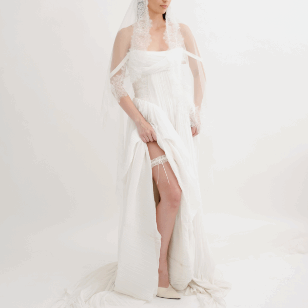 Mia- Spotty tulle garter with ivory bow